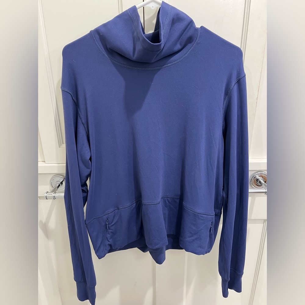 Lululemon Ready to Rulu top